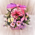 Композиция из хризантем с лилией и розой - фото №3